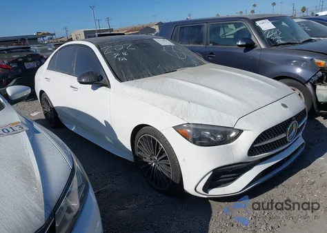 2022 Mercedes-Benz C 300 Sedan z USA, uszkodzony, nr VIN W1KAF4GB7NR017758